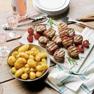 3 salsa brochetten + 300g bakaardappeltjes GRATIS